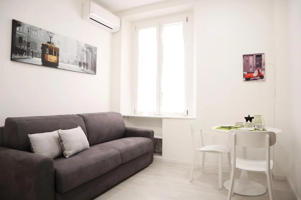 Navigli Tiny Bright House Apartment Milan
