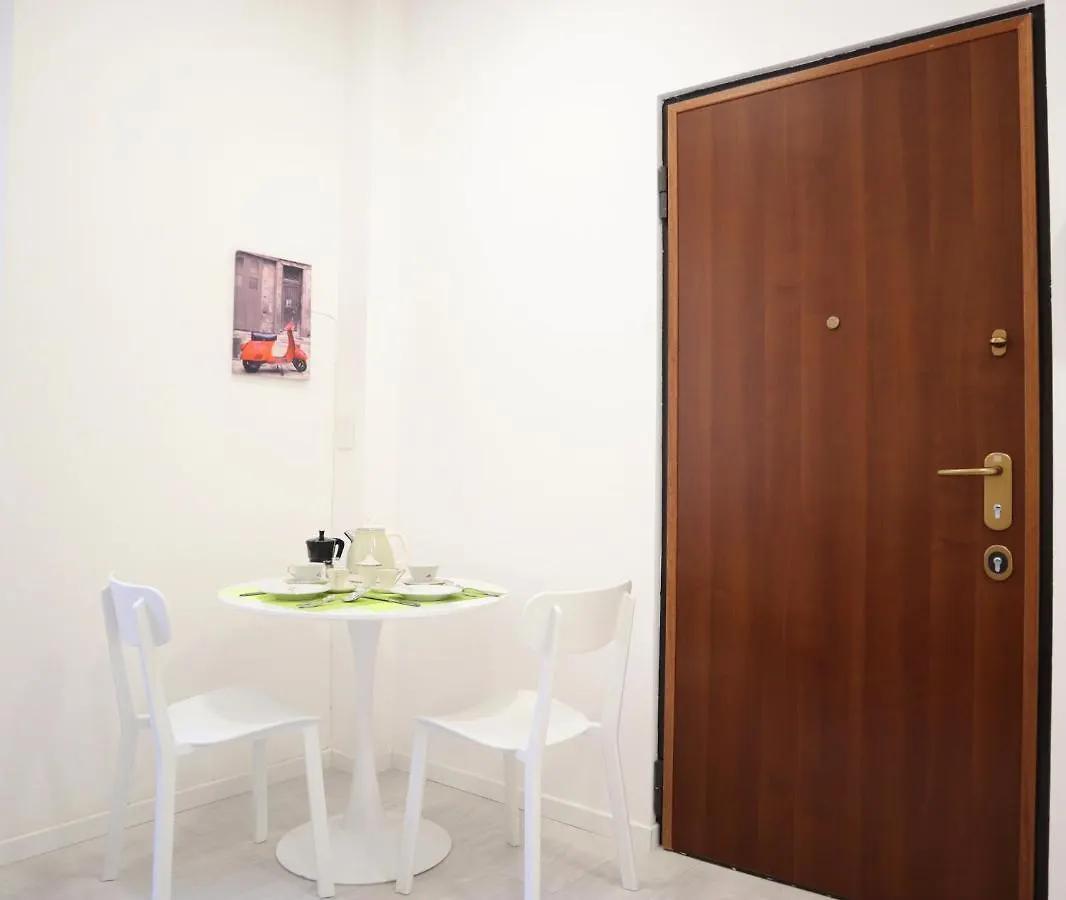 Navigli Tiny Bright House Apartment Milan 0*,